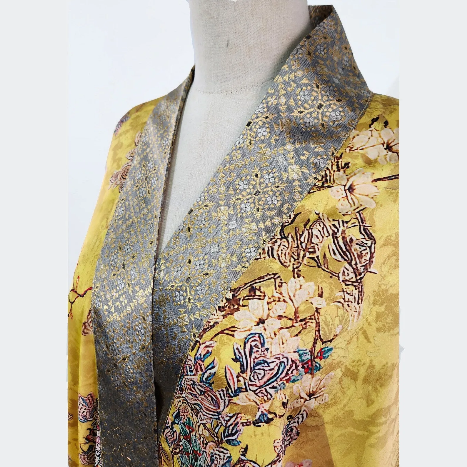 1920s loungewear kimono robe in printed yellow satin