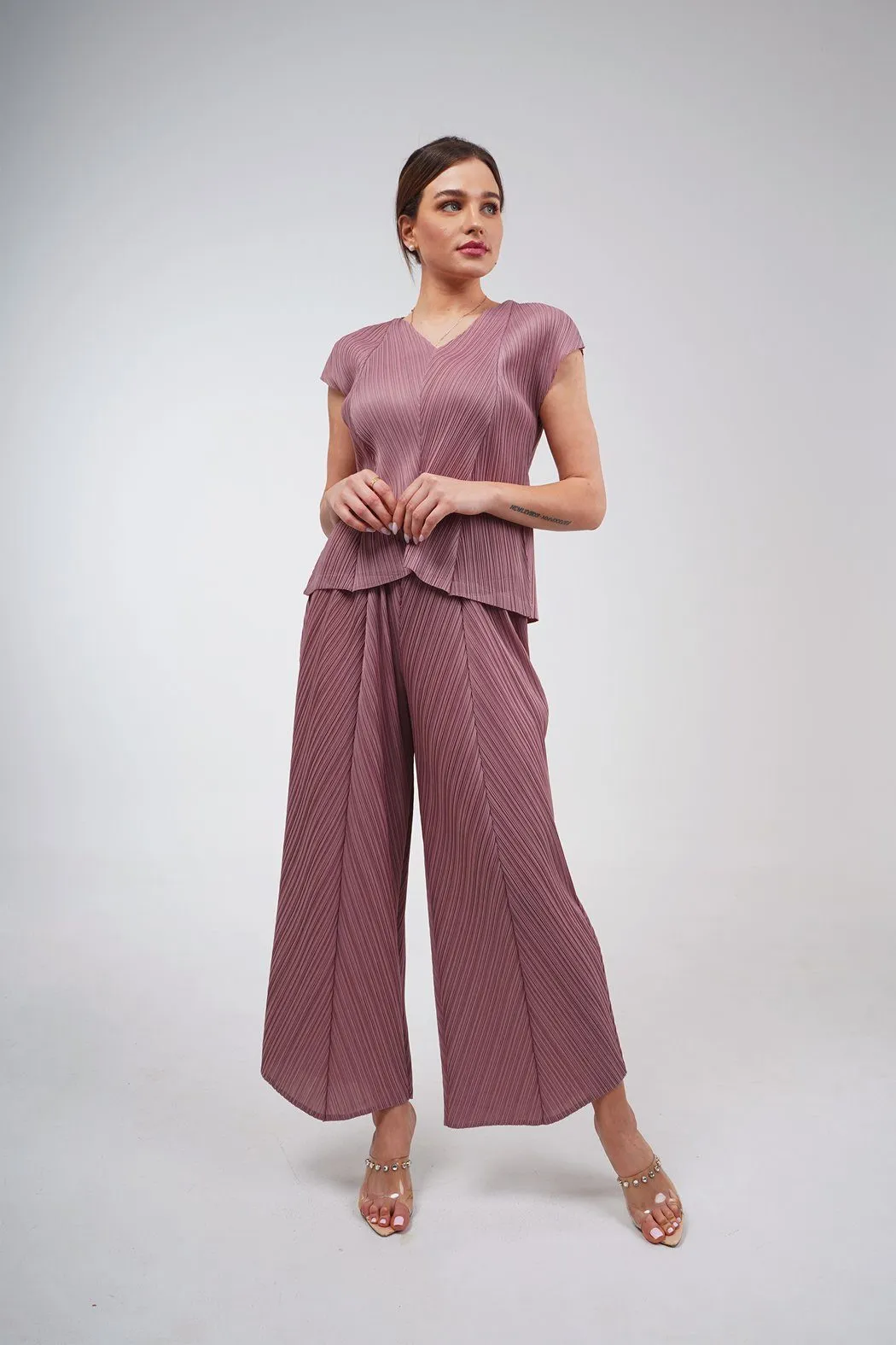 Madeline Short Sleeve with Loose Straight Pants Set