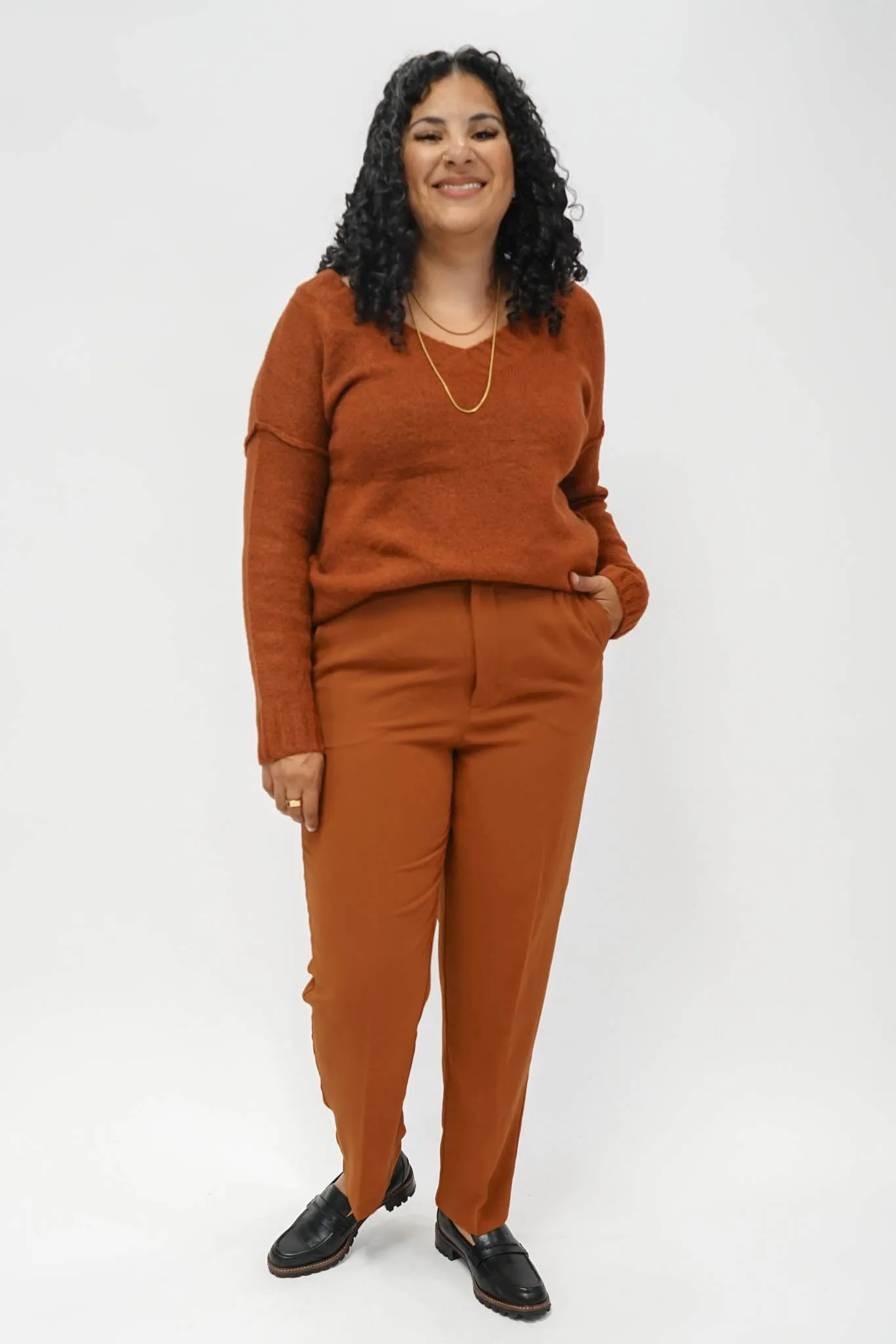 Middleton V-Neck Sweater in Rust