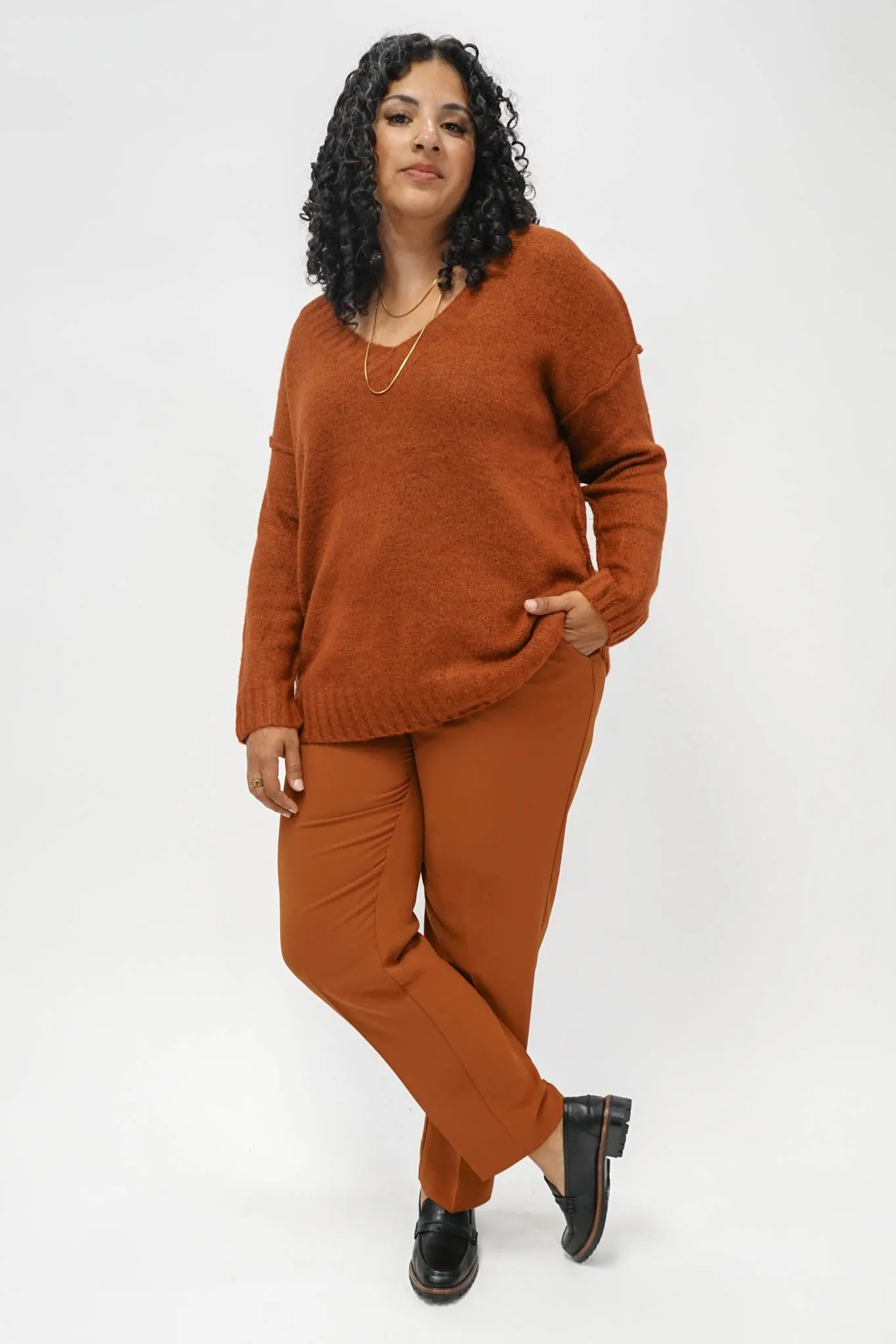 Middleton V-Neck Sweater in Rust