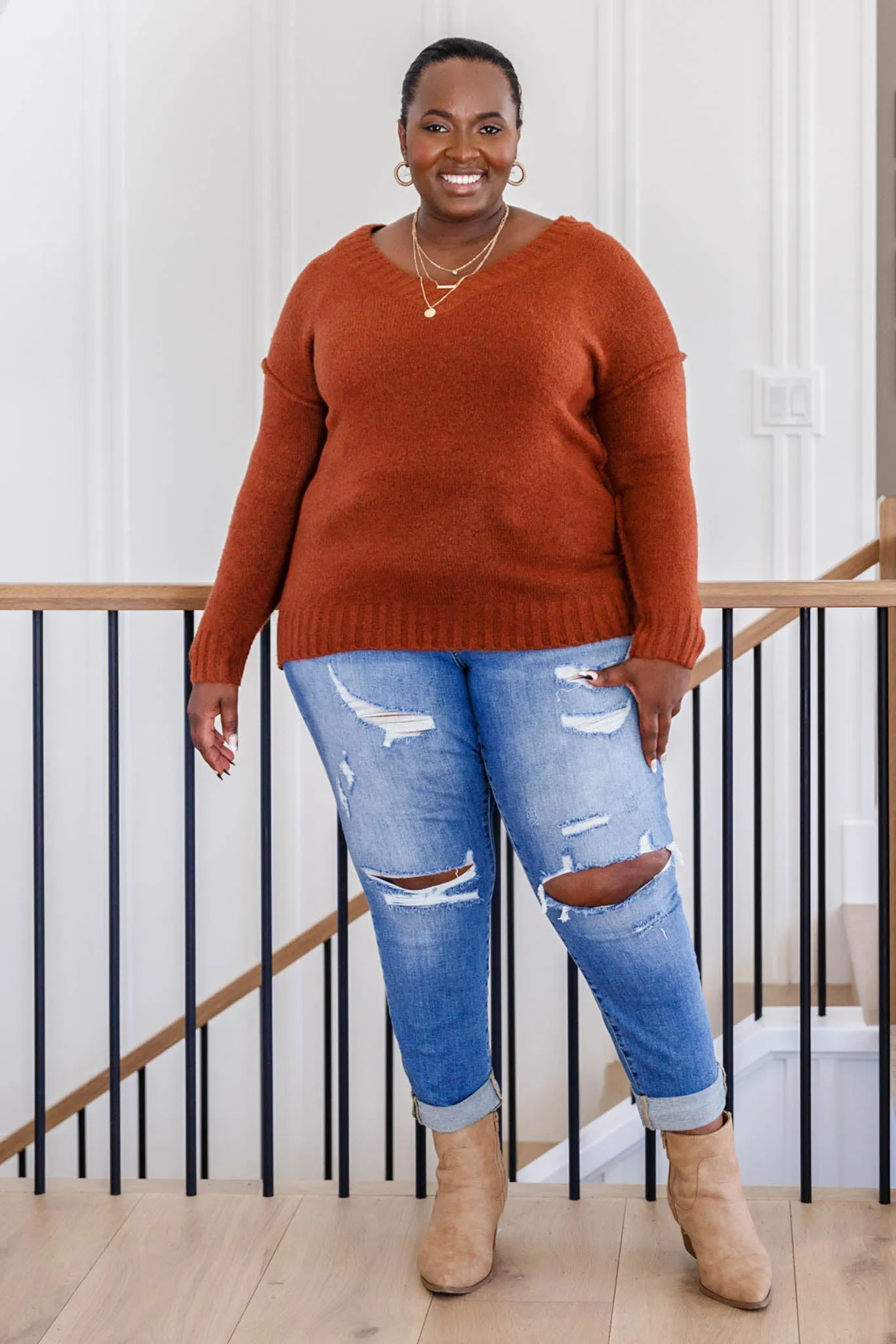 Middleton V-Neck Sweater in Rust