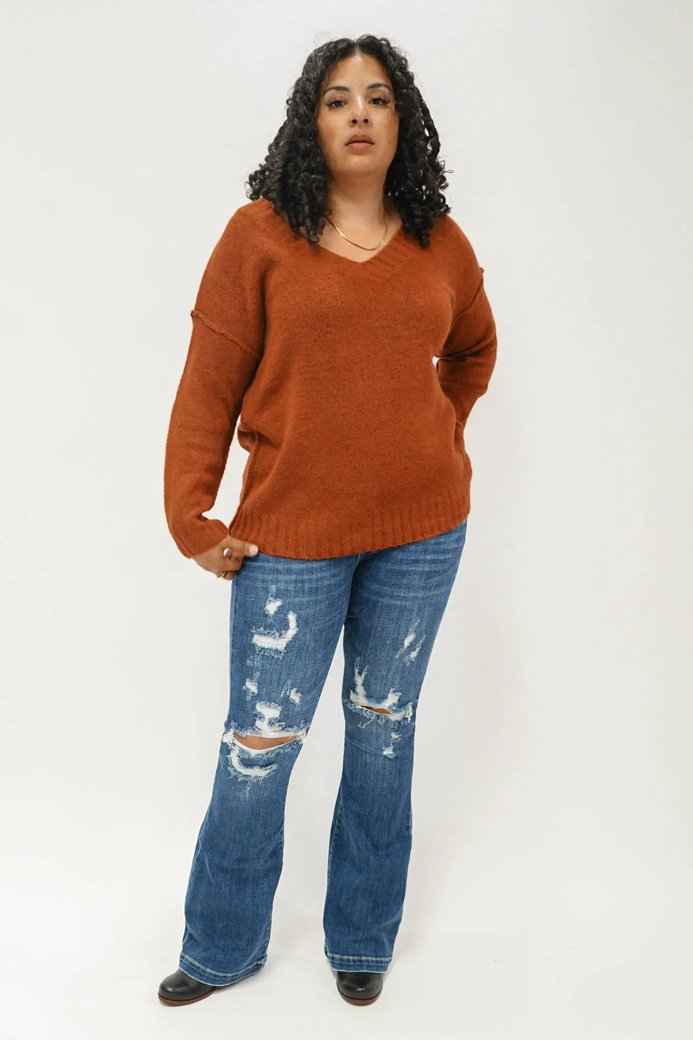 Middleton V-Neck Sweater in Rust